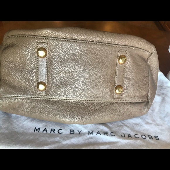 ＭＡＲＣ ｂｙ ＭＡＲＣ ＪＡＣＯＢＳ
Classic Q Baby in Praline VGUC - Picture 3 of 6